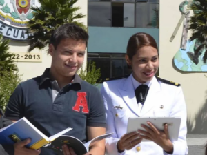 Estudiantes con revistas